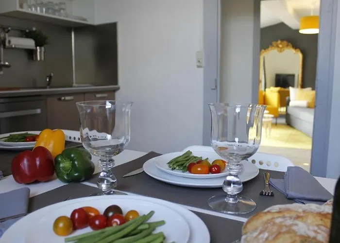 Maison Bacou Cite 2 *